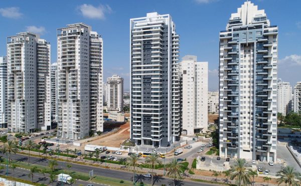 Danya Cebus - Uniqe View - Petach Tikva - image 1