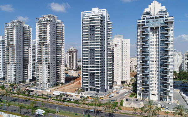 Danya Cebus - Uniqe View - Petach Tikva